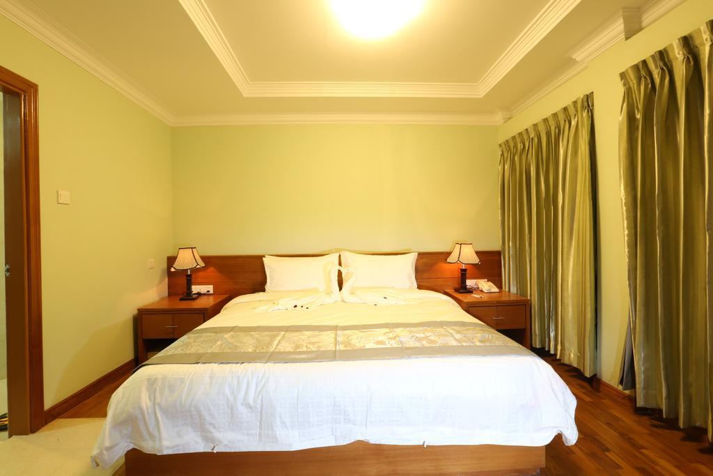 Hotel Royal King Yangon Exterior foto