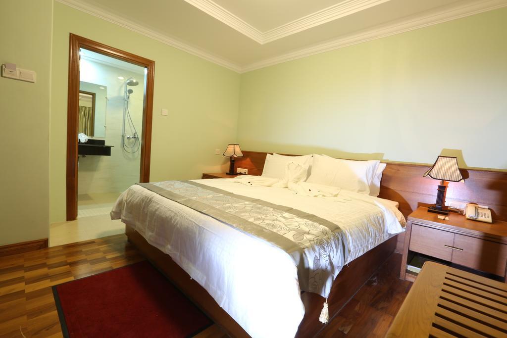 Hotel Royal King Yangon Exterior foto