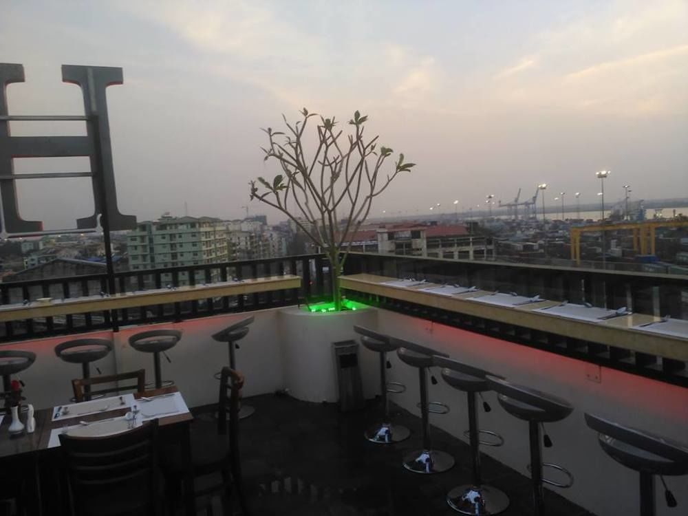 Hotel Royal King Yangon Exterior foto