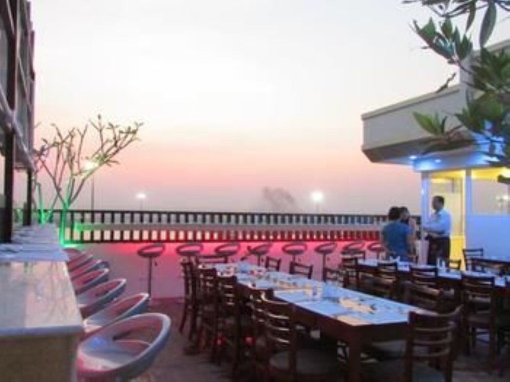 Hotel Royal King Yangon Exterior foto